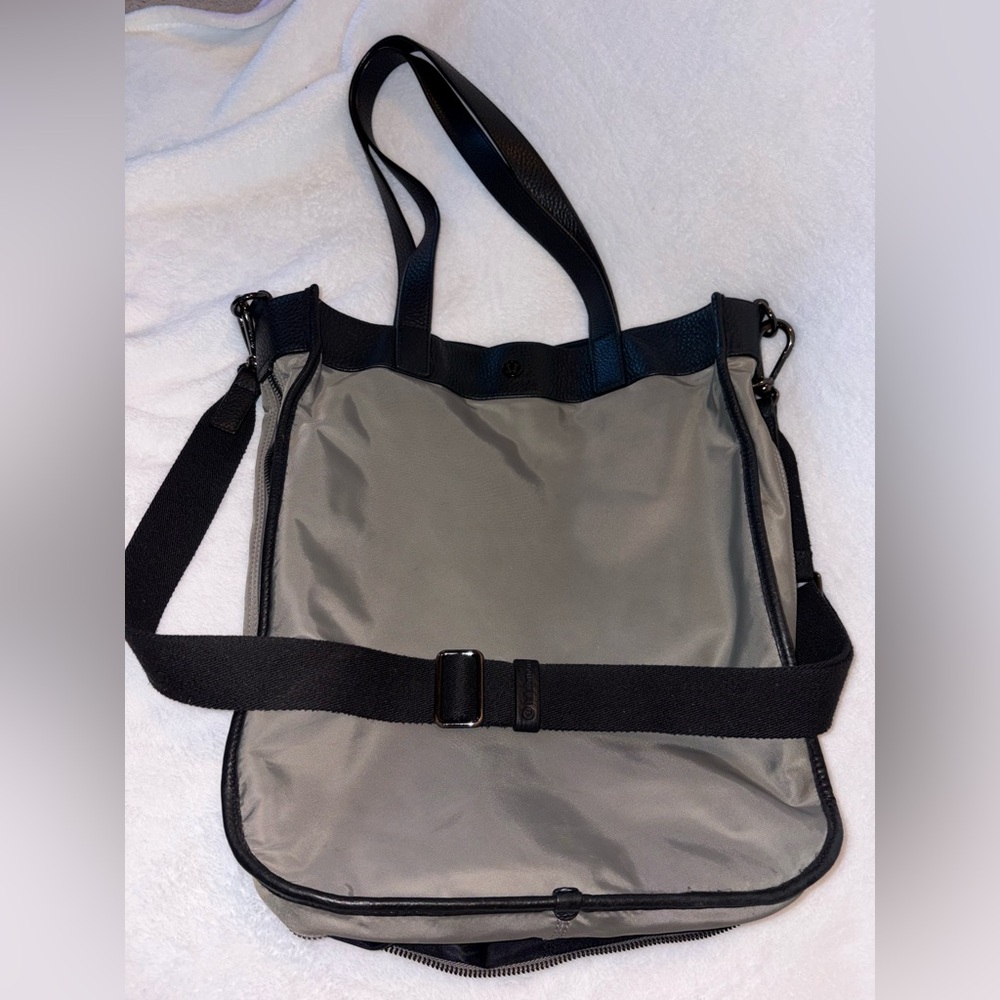 EUC HUGE Lululemon Now & Always Tote Laptop BagTHE BIG ONE LEATHER & NYLON EUC - Picture 9 of 17